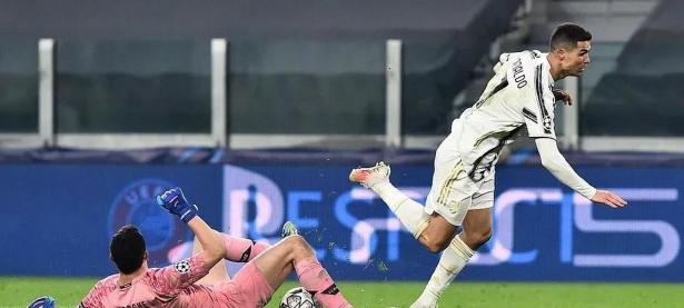 乐竞娱乐- c罗在尤文图斯比赛中回归赛场,逆转引发热议的是谁 