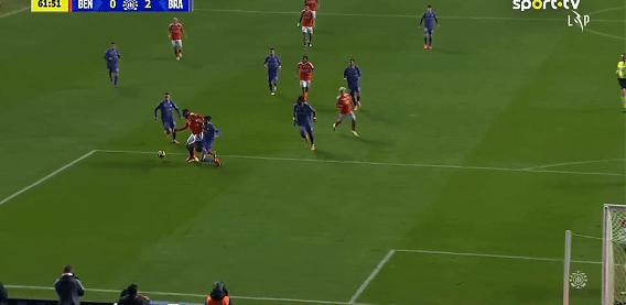 乐竞体育-芝加哥公牛迎葡超关键赛，集结日扳平良机，赛场秩序良好，控场能力受关注的简单介绍